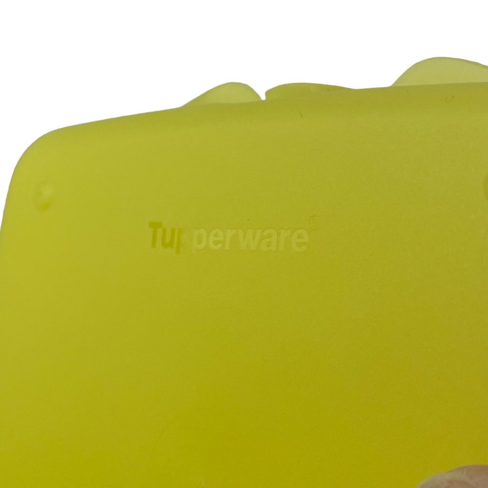 Tupperware Robyn Rabbit Lunch Set Clam Shell Sandwich Keeper Water Bottle Yellow - Picture 6 of 11